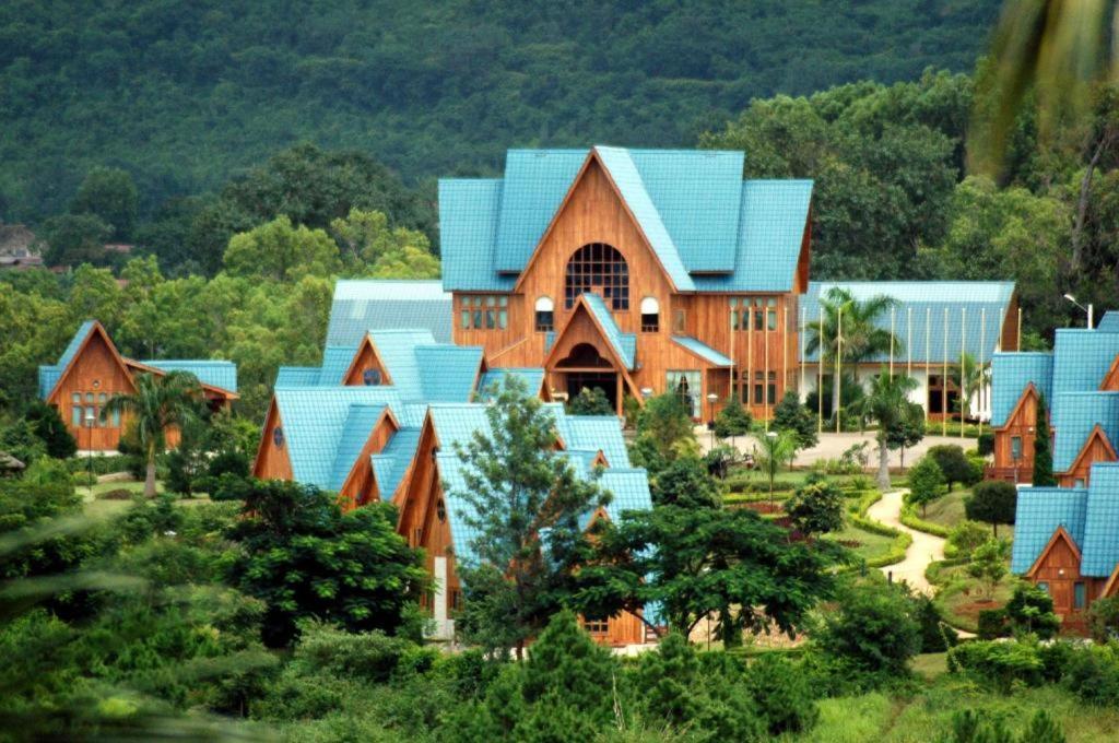 Aye Thar Yar Golf Resort Taunggyi Exterior foto